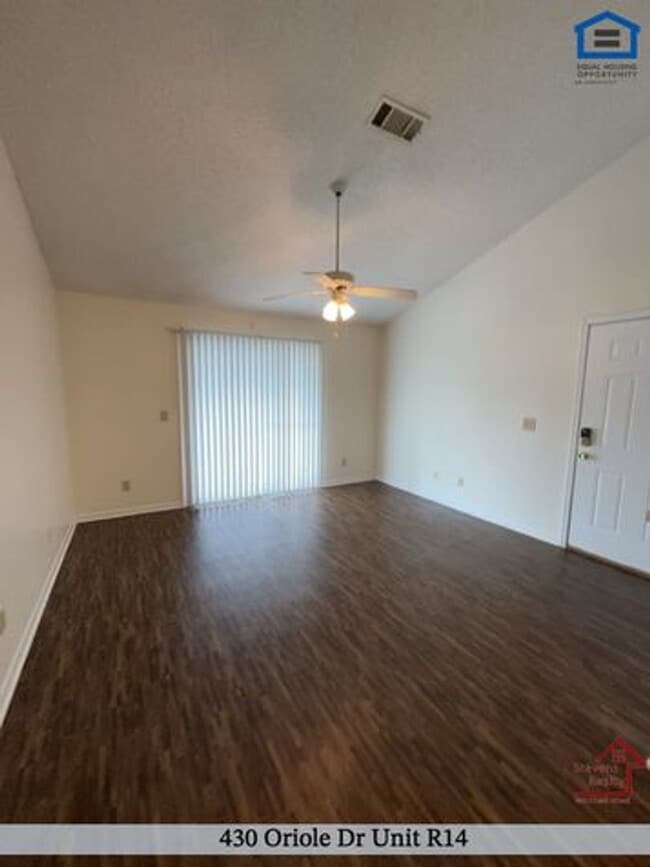 Photo - 430 Oriole Dr