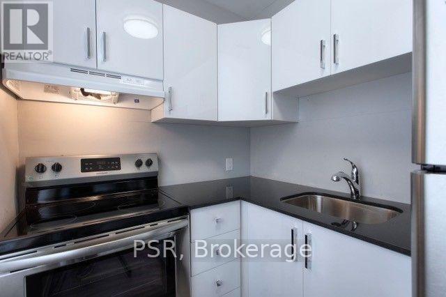 Photo - 205 Gerrard St E