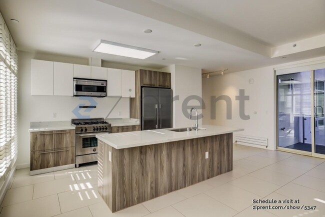 Photo - 1789 Washington St