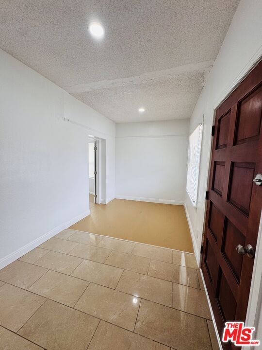 Photo - 417 W 52nd Pl