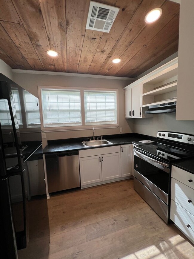 Photo - Renovated 2 Bed 2 Bath Lake Charles