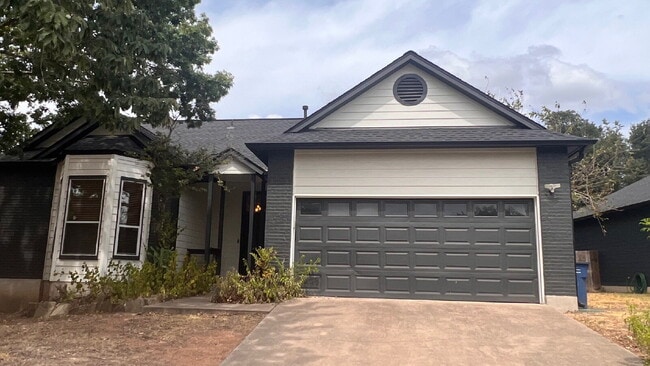 Building Photo - Beautifully Updated 3BR Home in Prime South Austin Location!