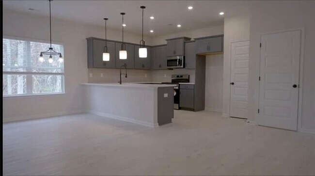 Photo - 702 Shetland Trl