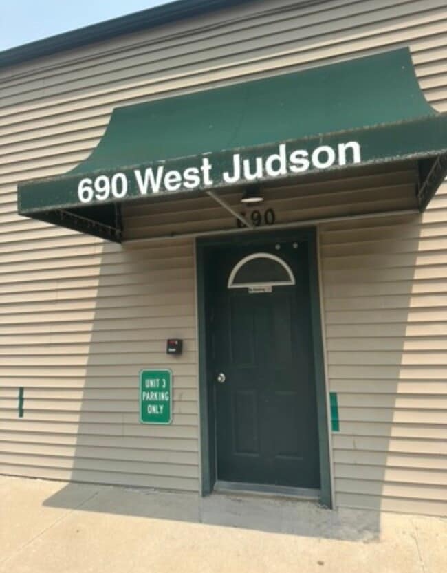 Building Photo - 690 W Judson St Unit 9