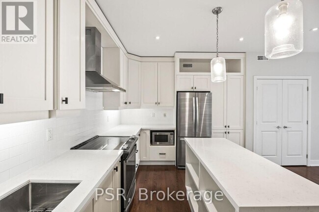Photo - 114 Ossington Ave