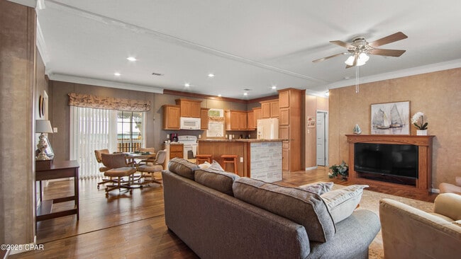 Photo - 105 Evergreen St