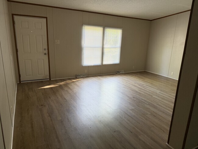 Photo - 1460 Patterson Dr