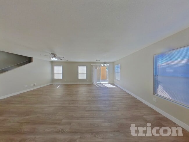 Photo - 1251 Golden Apple St