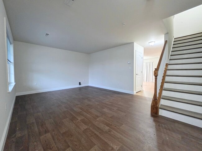 Photo - 107 Cedarwood Dr