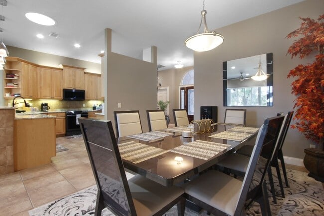 1120 Linkside Ct