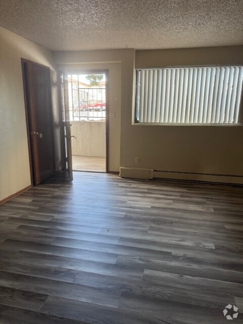 Building Photo - 2103 N Queens Ave Unit B Rental