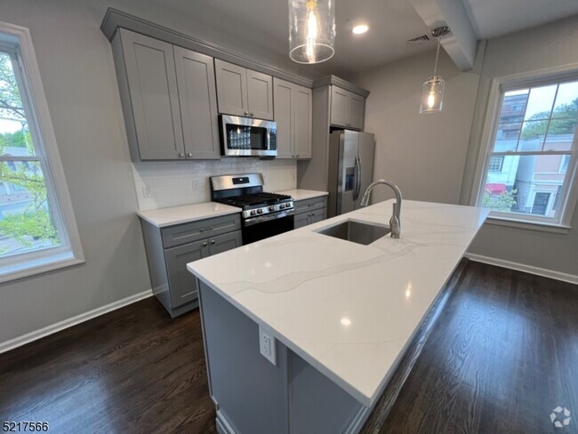 Building Photo - 109 Wanaque Ave Rental
