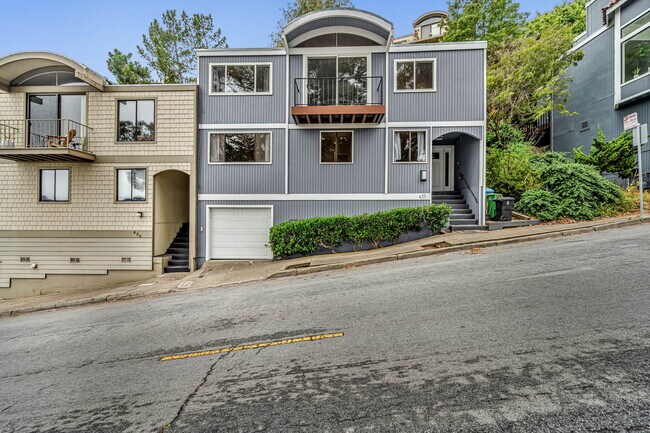 Photo - 435 Beacon St