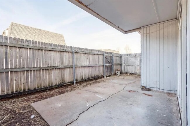 Photo - 11417 N May Ave