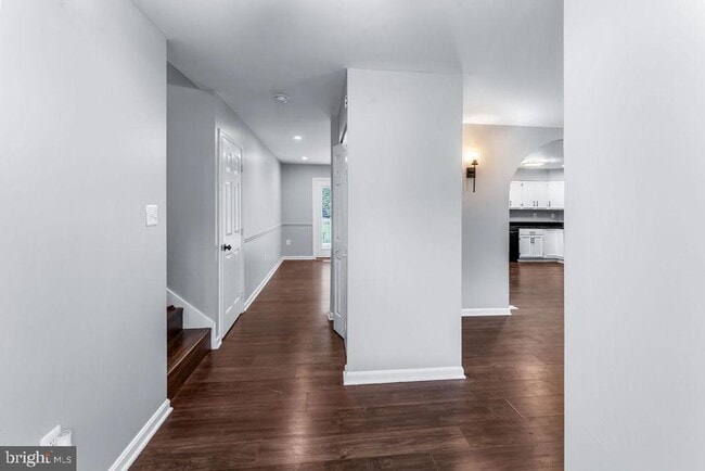 5285 Stowe Ln