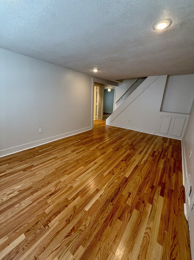 Photo - 7724 Walnut St