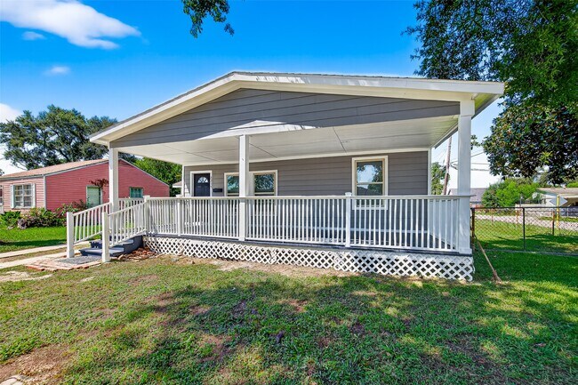 Photo - 2217 10th St