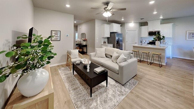 6801 Labelle Dr