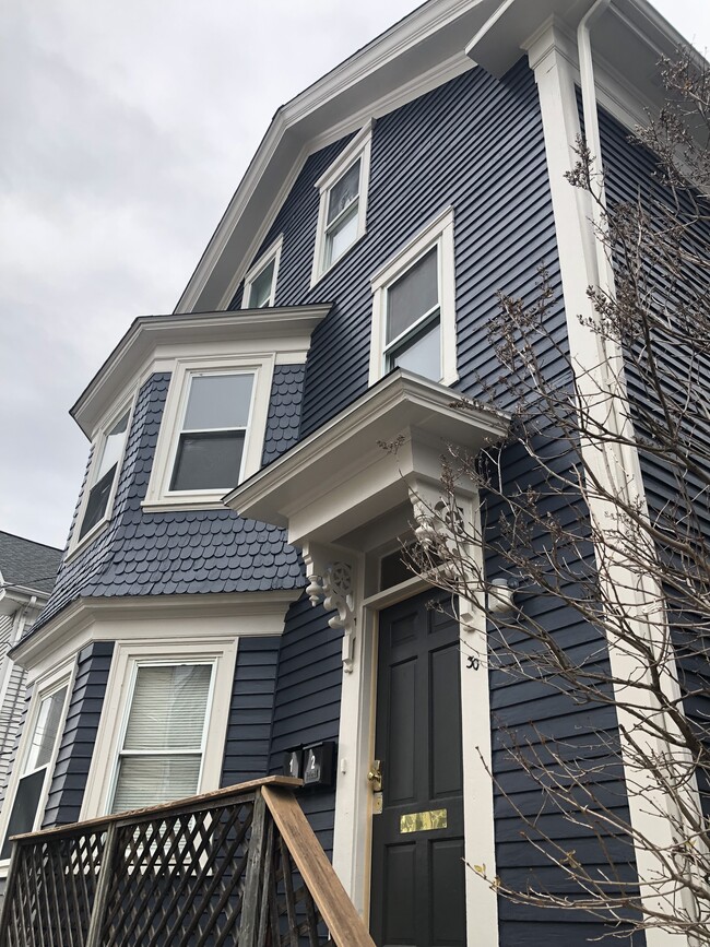 Building Photo - 30 Royal St Unit Apt 1