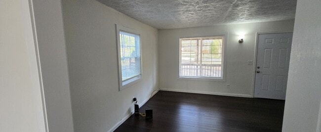 Photo - Beautifully Refreshed Home in the Green Acres Neighborhood