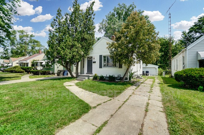 Photo - 818 Brookley Blvd