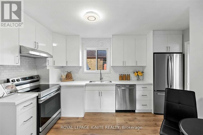 Photo - 35 Archwood Crescent