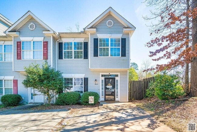 Building Photo - End Unit Townhome Near Augusta National