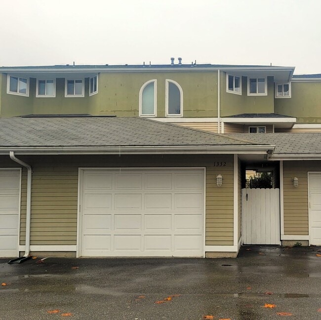 Photo - Bayview Townhouse Condo in Blaine with Garage - 4th St.