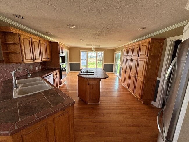 Photo - Large 3-Bedroom, 2-Bathroom Country Living Home In Tontitown!