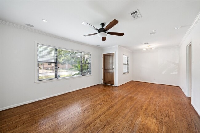 Photo - 4214 Glebe Rd