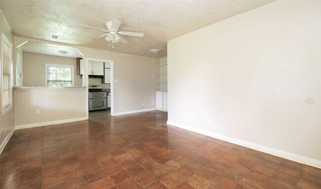 Photo - 5137 Chennault Rd