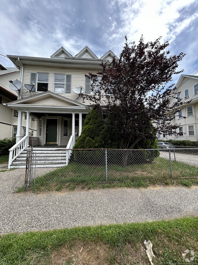Building Photo - 896 Howard Ave Unit 3 Rental