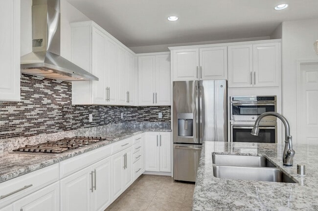 Photo - Stunning 4 Bedroom with Mountain Views!