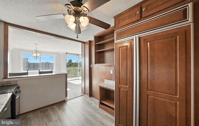 Photo - 2059 Huntington Ave Unit 907