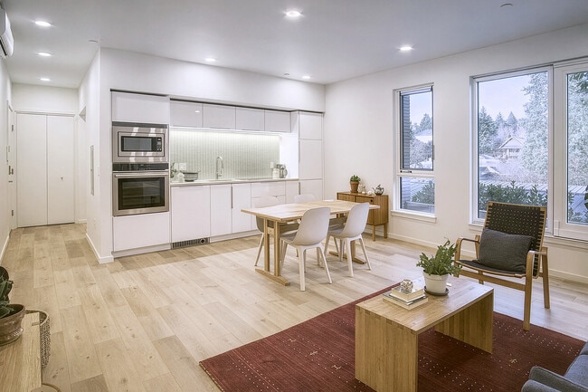 Photo - 2901 SW Canby Ct