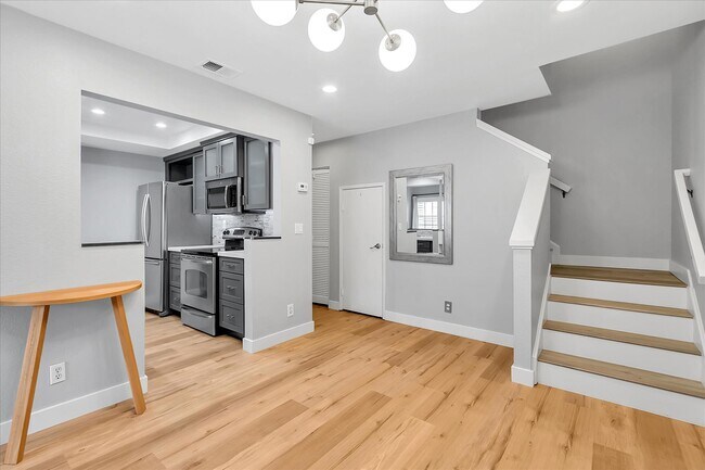 Photo - 1915 Huxley Ct