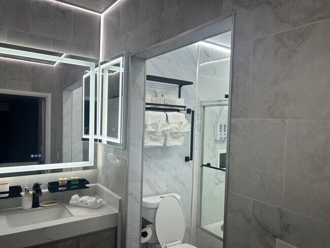 Photo - 2240 N Legion Dr Unidad 207