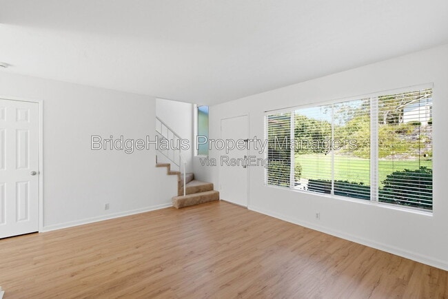 Photo - 3550 Sandpiper Pl