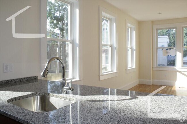 Building Photo - 6 Larose Pl Rental