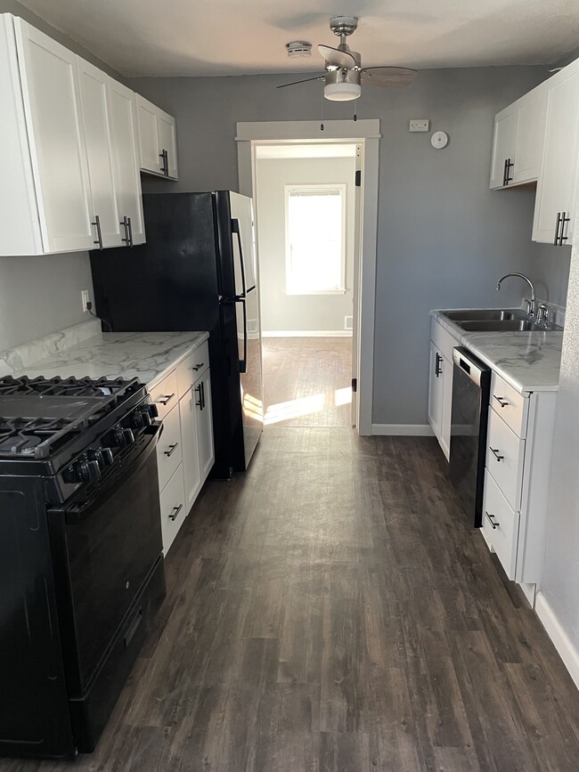 Photo - 706 E Saint Germain St