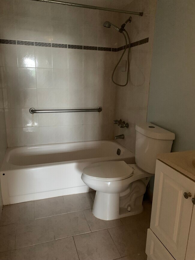 Photo - 1810 N Lauderdale Ave Unit 2405