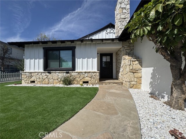 Building Photo - 1904 Linda Flora Dr Rental