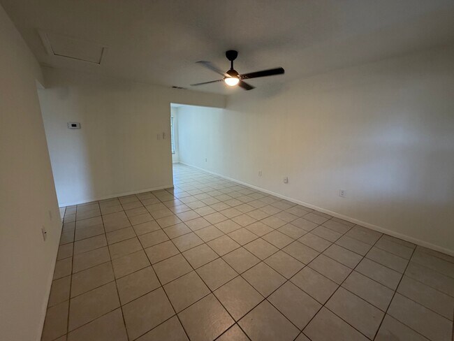 Photo - 460 Beltrees St Unidad D