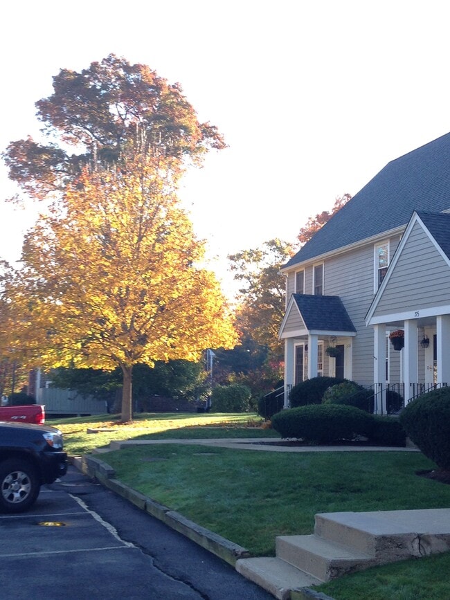 Photo - 522 Twin Lakes Dr Townhome