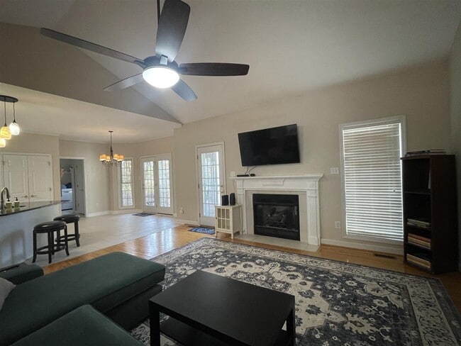 Photo - 11 Hialeah Pl