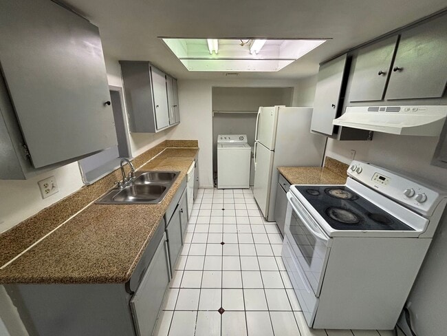 Photo - 6991 Kepler Dr Unit 1
