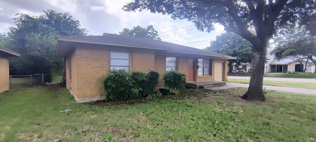 Photo - 3-Bedroom Home for Lease in Prime Location