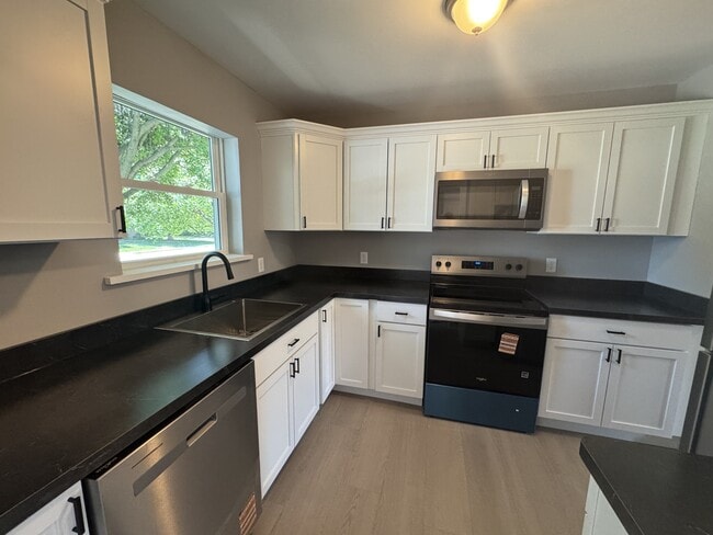 Photo - 842 A Woodcrest Dr