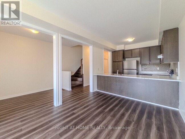 Photo - 465 Mapleton Ave