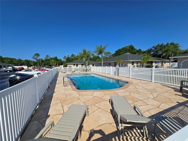 Photo - 24540 Harbor View Rd Unidad H2